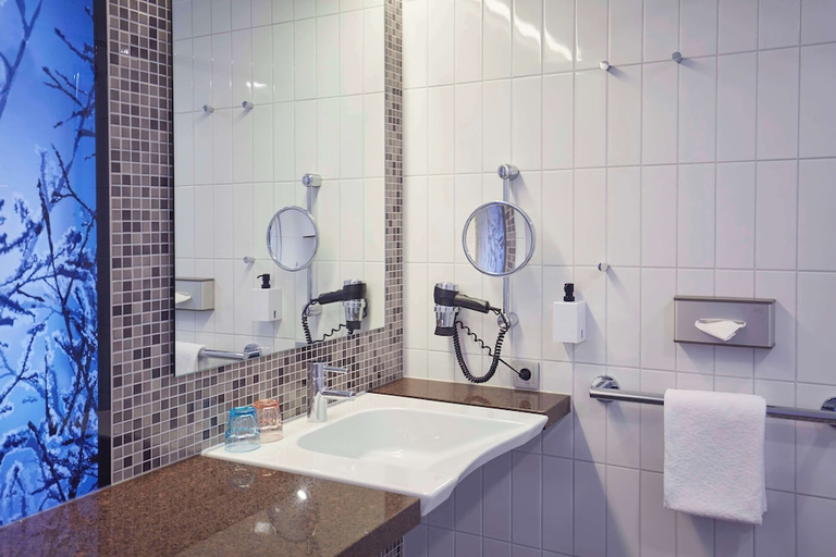 Bathroom 4, Scandic Berlin Potsdamer Platz, Berlin