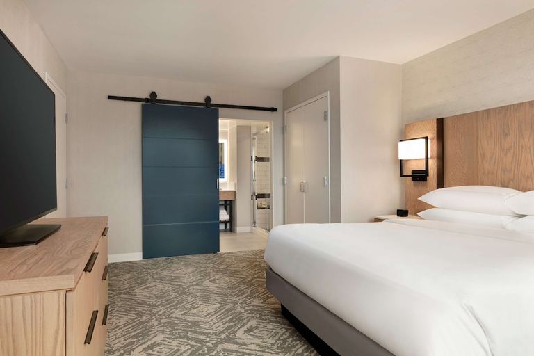 Others 2, DoubleTree by Hilton Canton Downtown, Stark