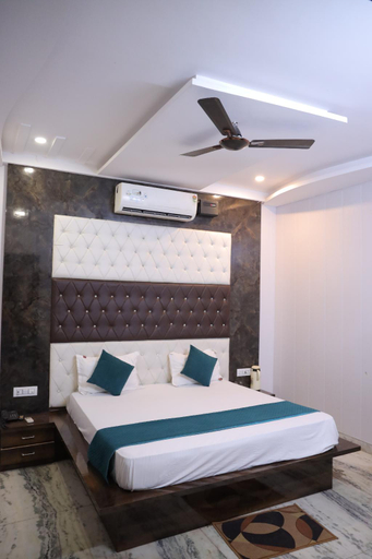 Bedroom, HOTEL CHANDRA GARDEN, Mathura