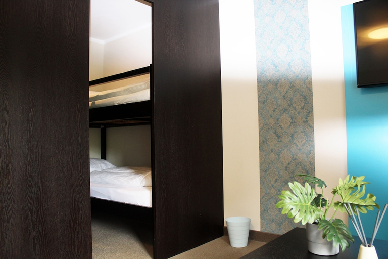 Bedroom 2, Koblenz Valley Hotel by Belvilla, Mayen-Koblenz