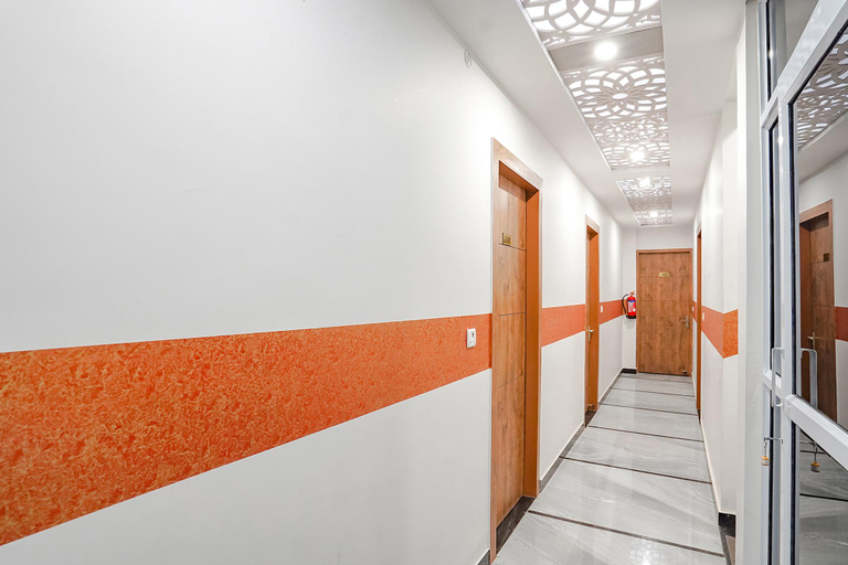Public Area 2, FabHotel Sirtaj Suits, Agra