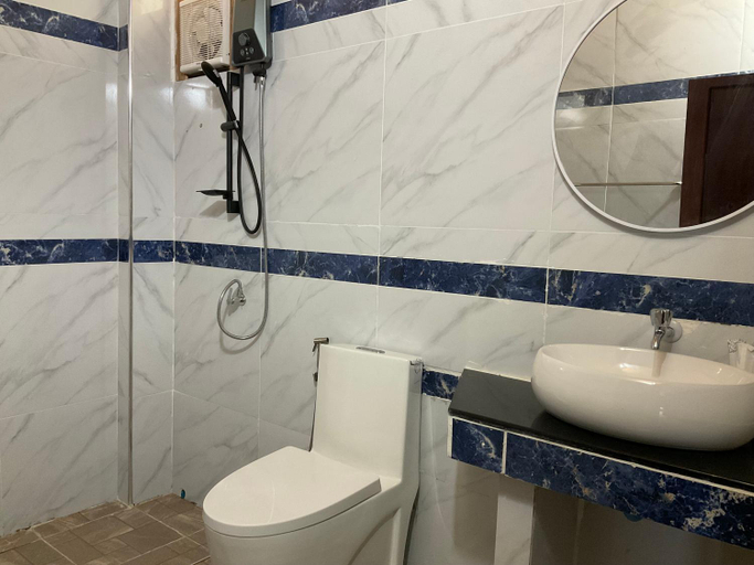 Bathroom 2, Pan Guesthouse, Khong
