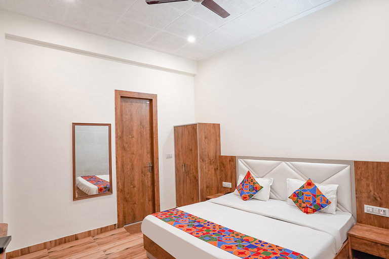 Bedroom 3, FabHotel Sirtaj Suits, Agra