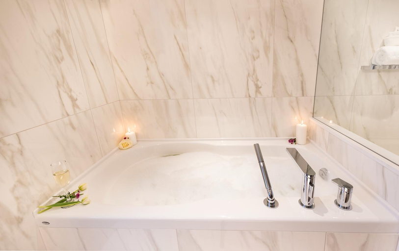 Bathroom 4, The Magnolia Hotel & Spa, Capital