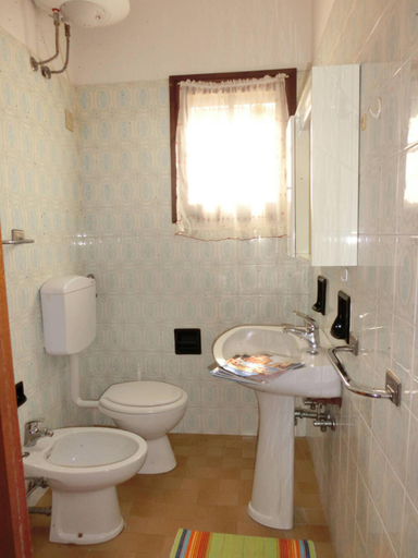 Bathroom, Two-Bedroom flat with 2 gardens and surrounded by nature in Bibione, Venezia