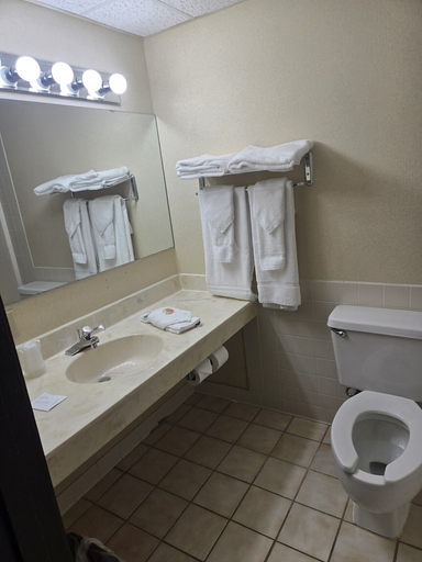 Bathroom 4, Barker's Island Inn Resort, Lake Superior