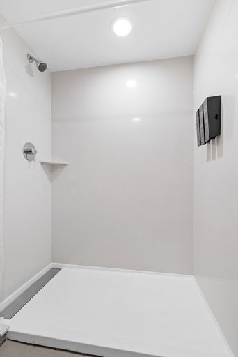 Bathroom 4, Hotel Avisa, San Luis Obispo