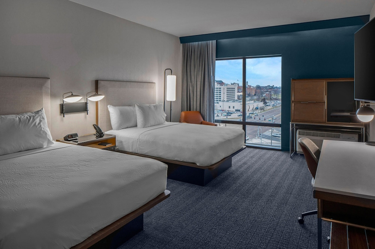 Bedroom 2, Courtyard by Marriott Jefferson City, Cole