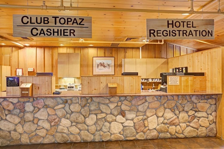 Public Area, Topaz Lodge, Douglas