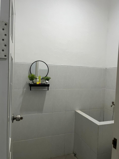 Bathroom 5, Kahuripan Suite, Semarang