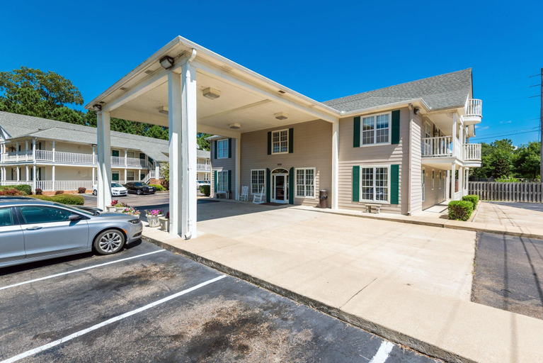 Exterior & Views 2, Plantation Oaks Suites & Inn Millington, Shelby
