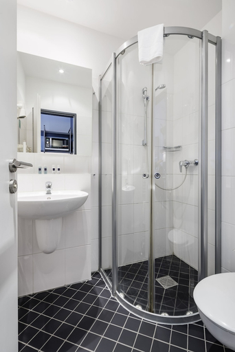 Bathroom 3, Hotel Lützow, Berlin