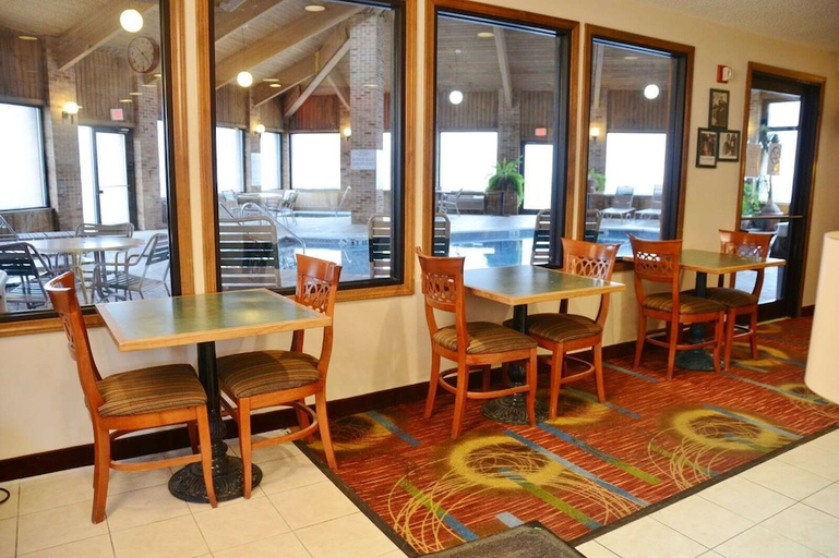 Food & Drinks 4, Country Hearth Inn Suites Kenton, Hardin