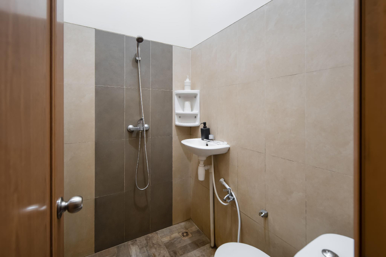 Bathroom 5, Cove Casavanda, South Tangerang