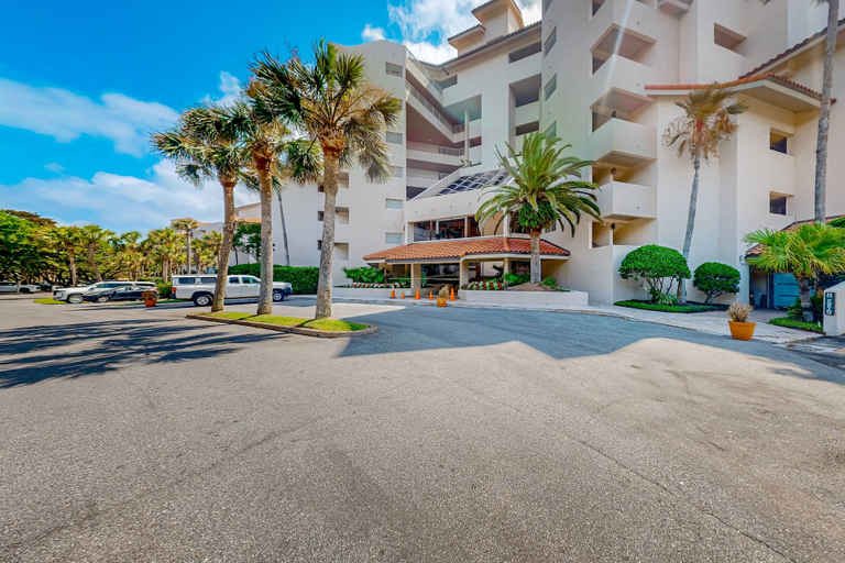 Exterior 3, Ameila Island Plantation Condo With Oceanfront Balcony, Nassau