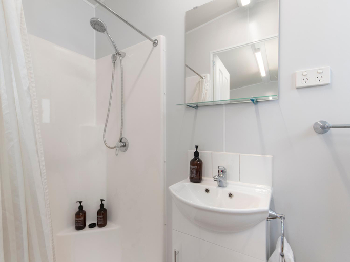 Bathroom 5, BIG4 Townsville Gateway Holiday Park, Oonoonba-Idalia-Cluden