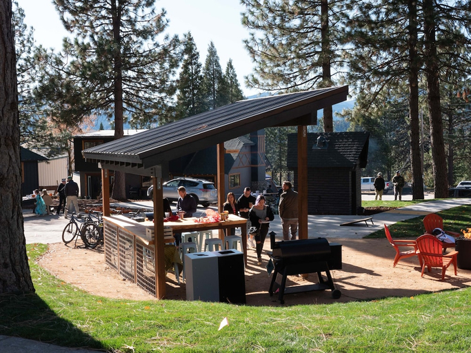 Food & Drinks 5, Summit View Inn, Siskiyou