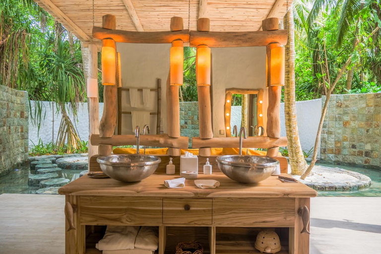 Bathroom 5, Soneva Fushi, Baa Atoll