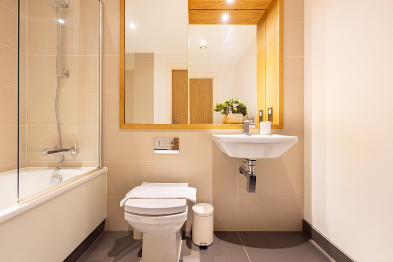 Bathroom 3, The Greenwich Collection, London