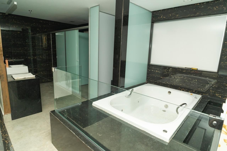 Bathroom 2, Hotel Catedral, Brasília