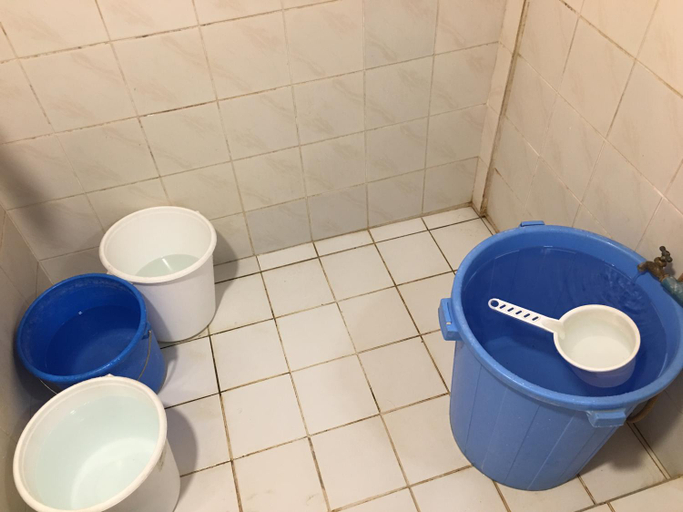 Bathroom, Hardin ng Pawa Guesthouse, Masbate City