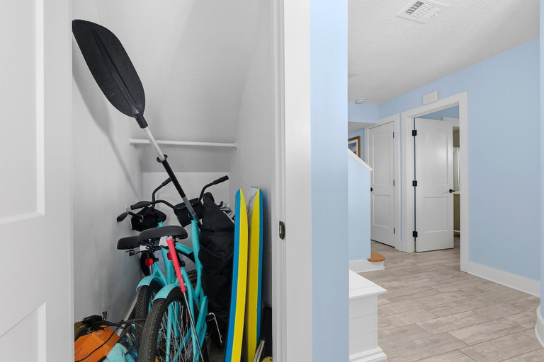 Interior 4, Surf Camp, Volusia