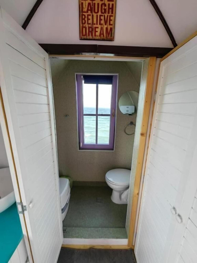 Bathroom 3, Pura Vida Downtown Tiny Houses, Municipiul Bucuresti