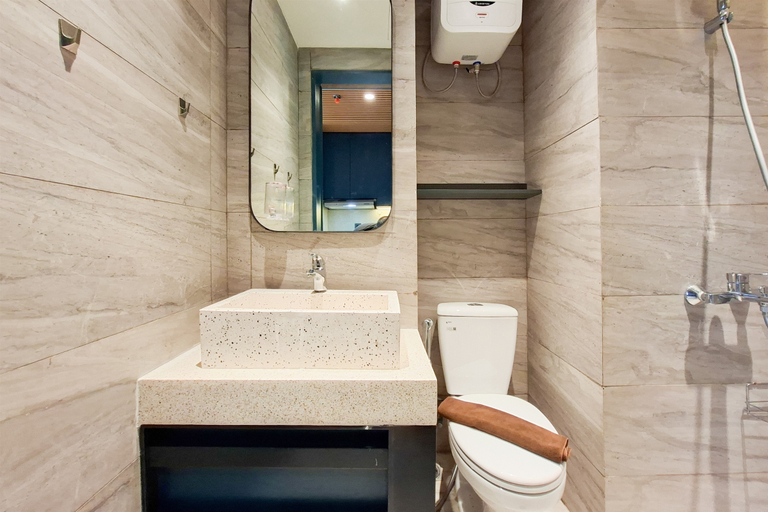 Bathroom 5, 2BR Lavish Areum Residence at Collins Boulevard, Tangerang
