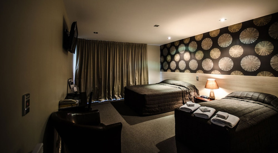Bedroom, The Racecourse Hotel Motorlodge, Christchurch