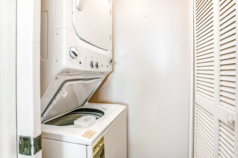 Laundry, Family-friendly Beach Escape W/ Water Views, Shared Pool, Private Balcony & Wifi, Nassau