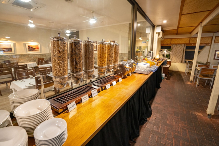 Food & Drinks 4, Hospitality Carnarvon, SureStay Collection by Best Western, Carnarvon