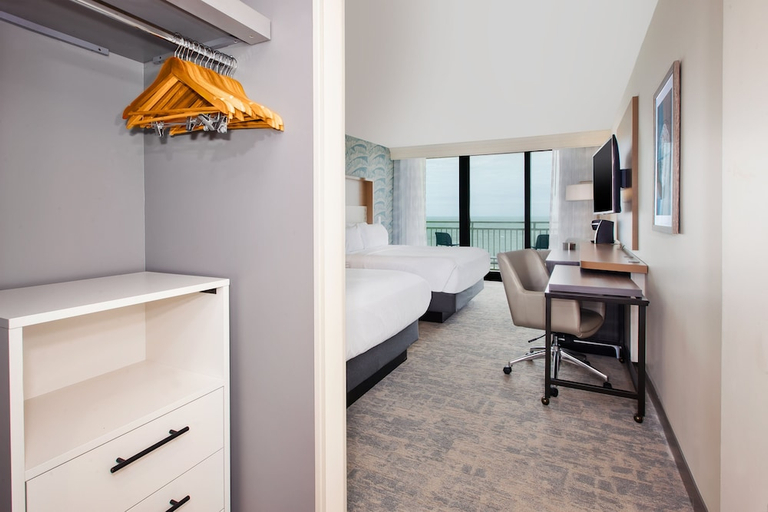 Bedroom 2, Holiday Inn Va Beach-Oceanside (21st St) By IHG, Virginia Beach
