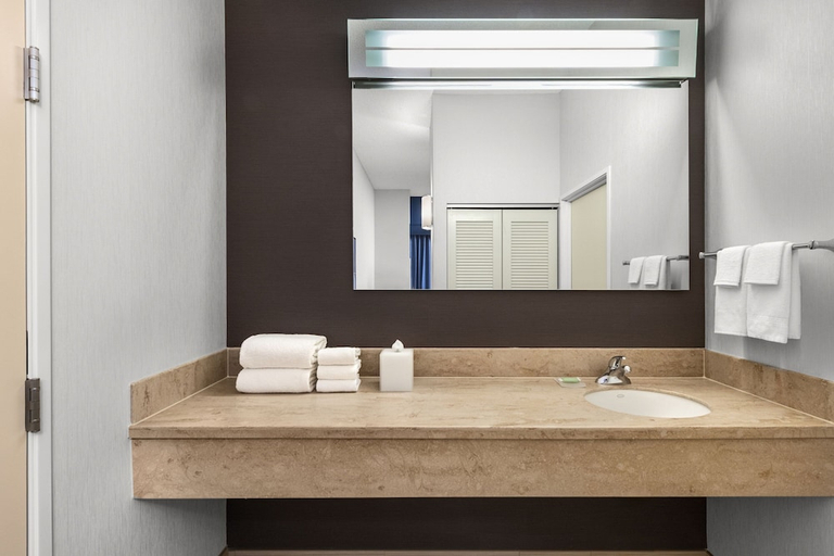 Bathroom 3, Courtyard by Marriott Anchorage Airport, Anchorage
