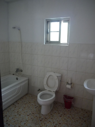 Bathroom 3, G.T. Guest House, Saipan