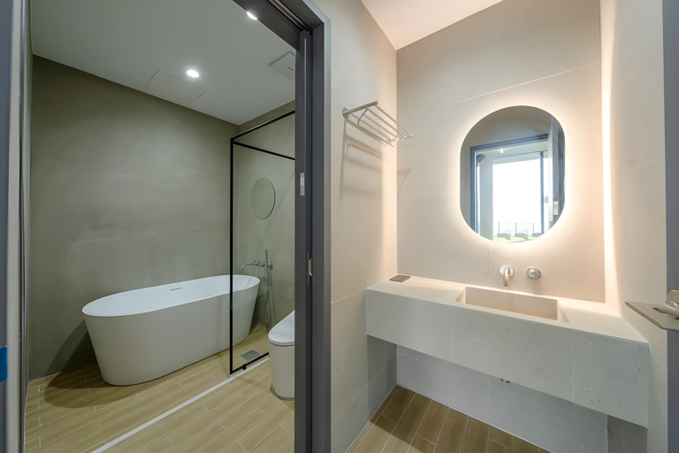 Bathroom 3, Beclassy Glampool Bulguksa Branch, Gyeongju