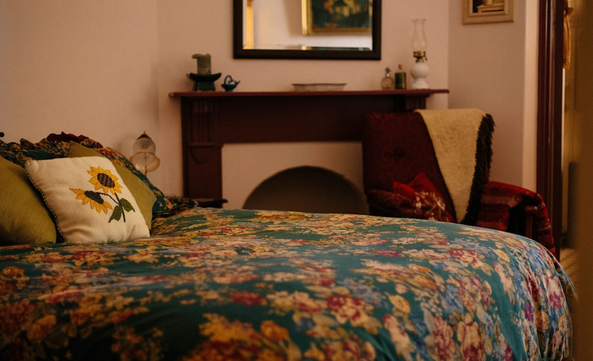 Bedroom 2, Strathbourne Accommodation - Hamilton House, Alexandrina- Strathalbyn