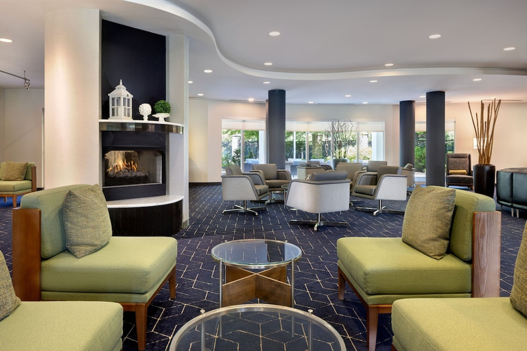 Public Area 3, Courtyard by Marriott Edison Woodbridge, Middlesex