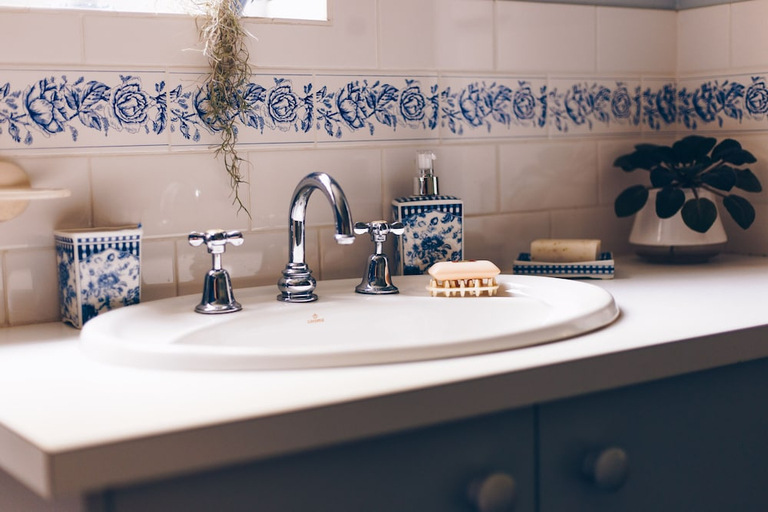 Bathroom 3, Strathbourne Accommodation - Hamilton House, Alexandrina- Strathalbyn