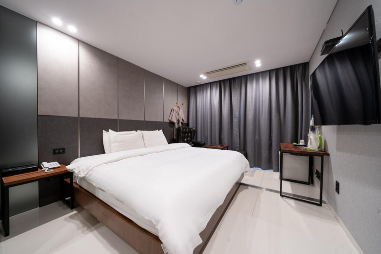 Bedroom 3, Hotel S Seoul, Gangseo