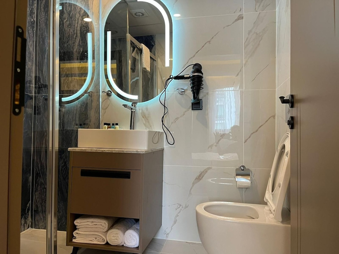 Bathroom 3, Istanblu Hotel Atasehir, Maltepe