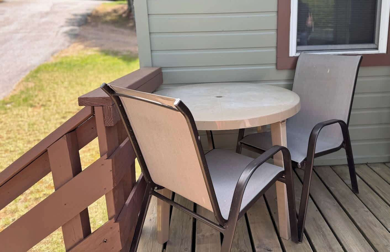 Outdoor dining 4, A Shore Thing: Beach Access, Vilas