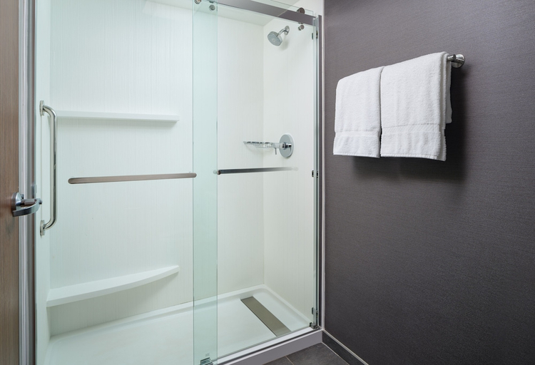 Bathroom 2, Courtyard by Marriott Columbus Worthington, Franklin