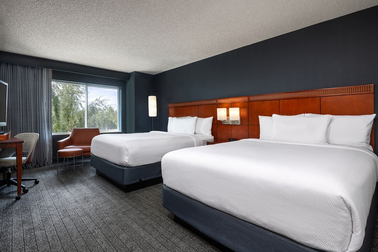Bedroom 2, Courtyard by Marriott Anchorage Airport, Anchorage