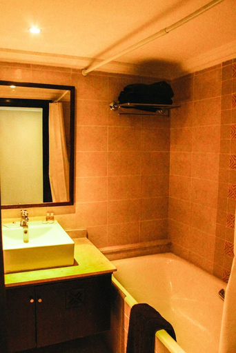 Bathroom, Hotel Continental, Kairouan Sud