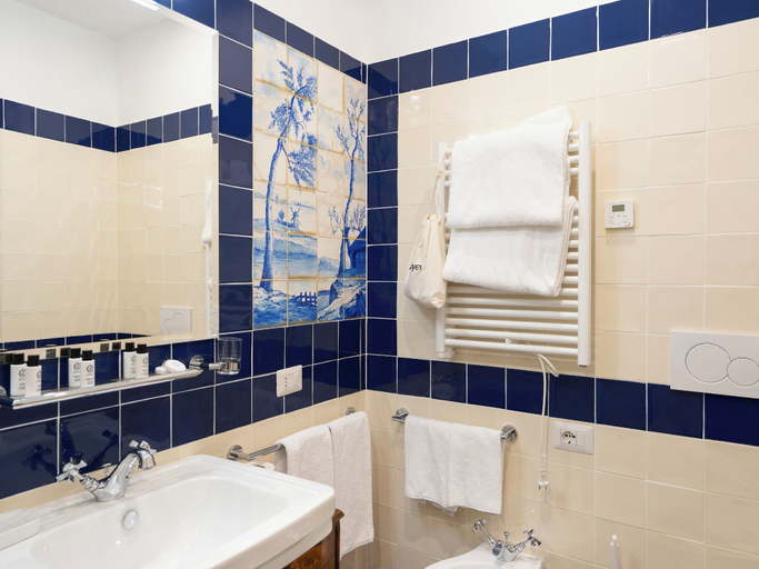 Bathroom 5, Borgia di Firenze, Florence