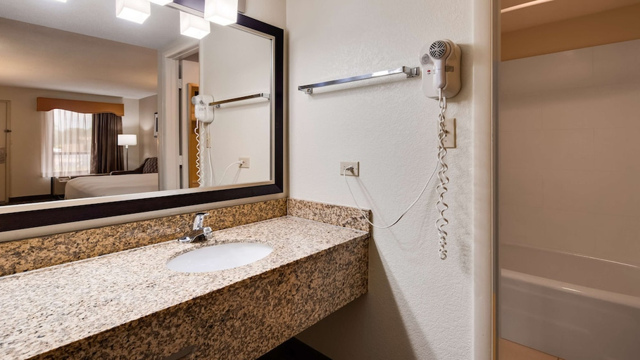 Bathroom, Best Western Of Murphy, Cherokee