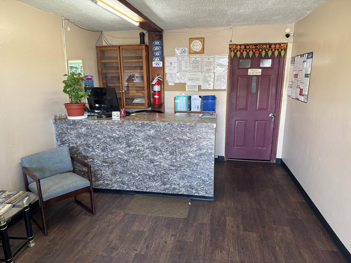 Public Area 2, Royal Inn Albany, Clinton
