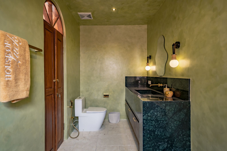 Bathroom 5, House Of Lucky Seseh, Badung