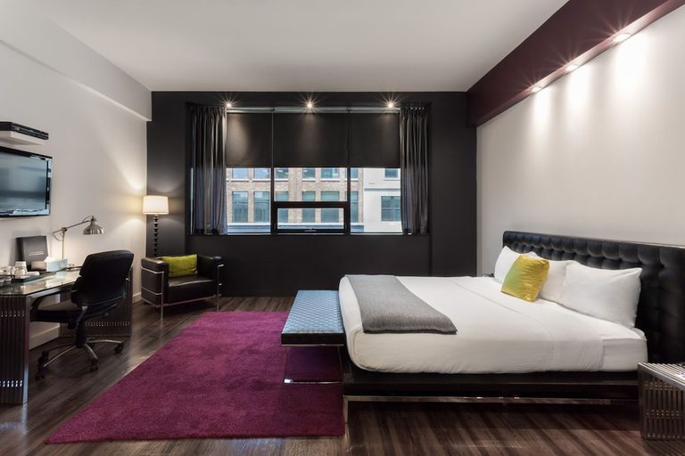 Bedroom 3, Hotel Metro, Middlesex