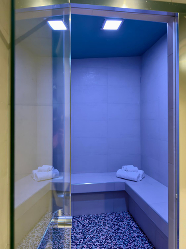 Bathroom 5, Hotel Palace, Savona